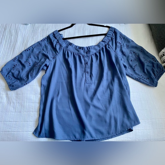 NY&Co Off-Shoulder Shirt - Picture 1 of 1